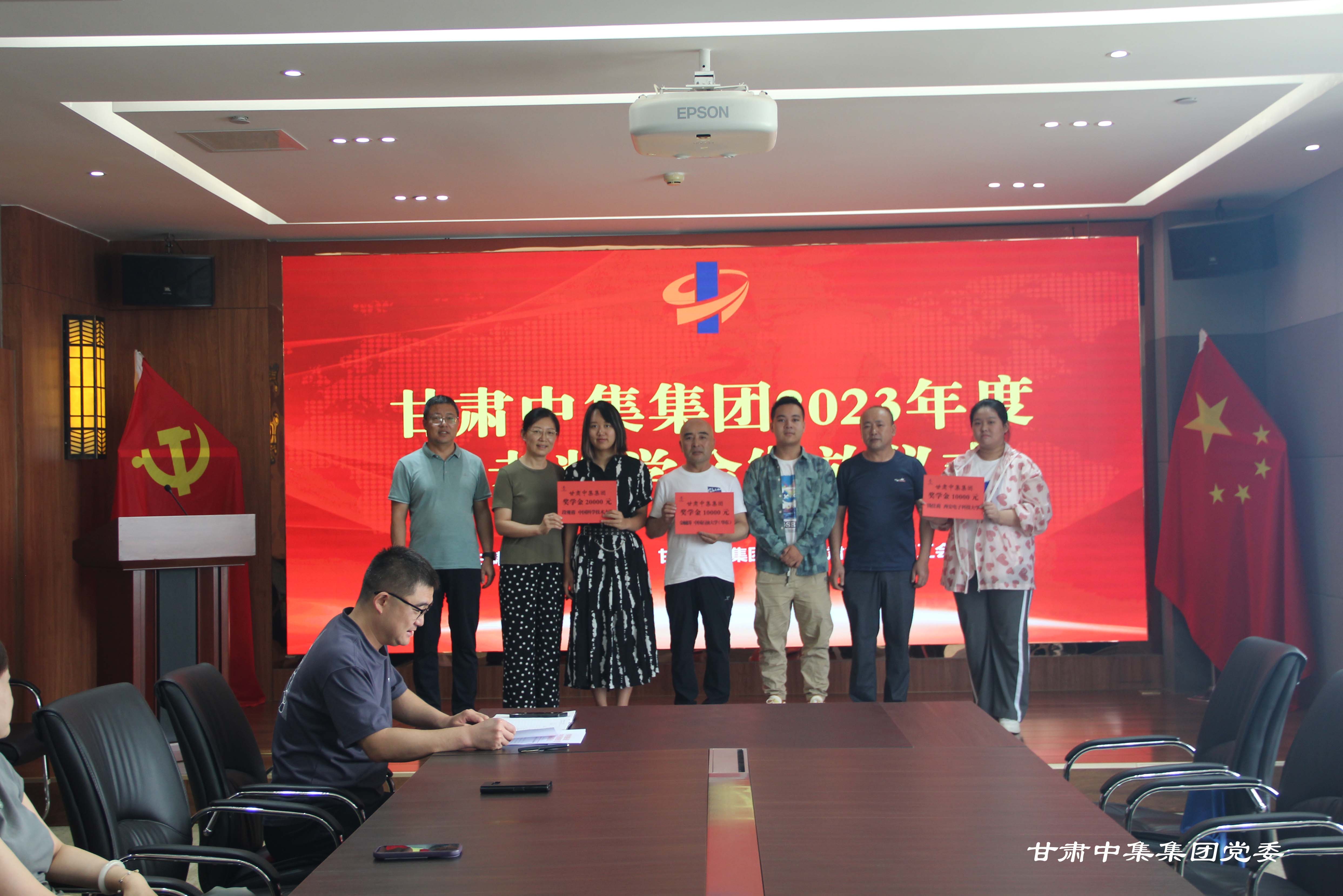 ��ϵ�W(xu��)��   �����h(yu��n)��--���C�м����F(tu��n)2023��ȆT����Ů�߿����W(xu��)��l(f��)�Ńxʽ�A�M�e��